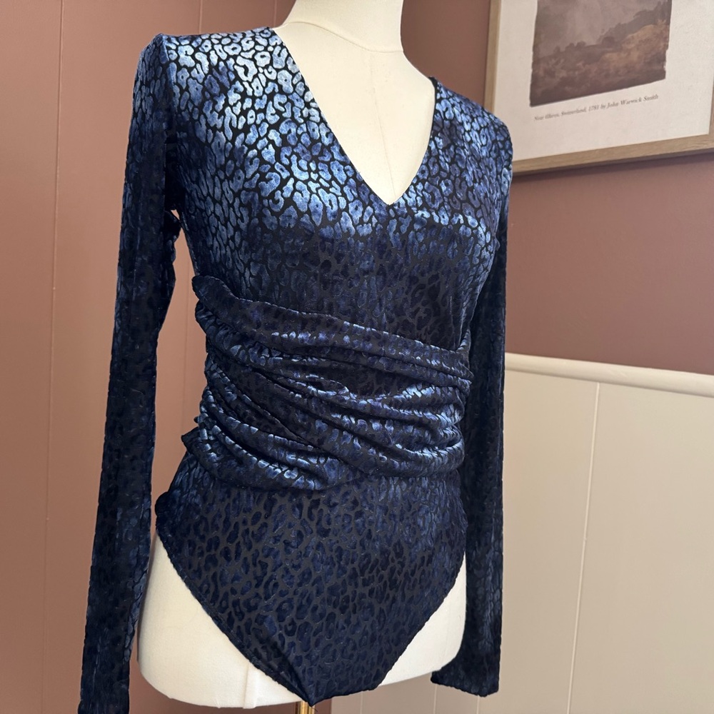 Guess Belinda Animal Print Velvet Long Sleeve Bodysuit - Picture 3 of 13